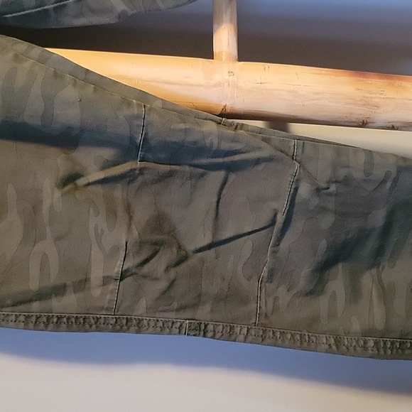 Sanctuary Camo Cargo Jogger Pants - Picture 3 of 11